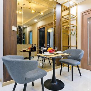 One-Bedroom Deluxe Apartment
